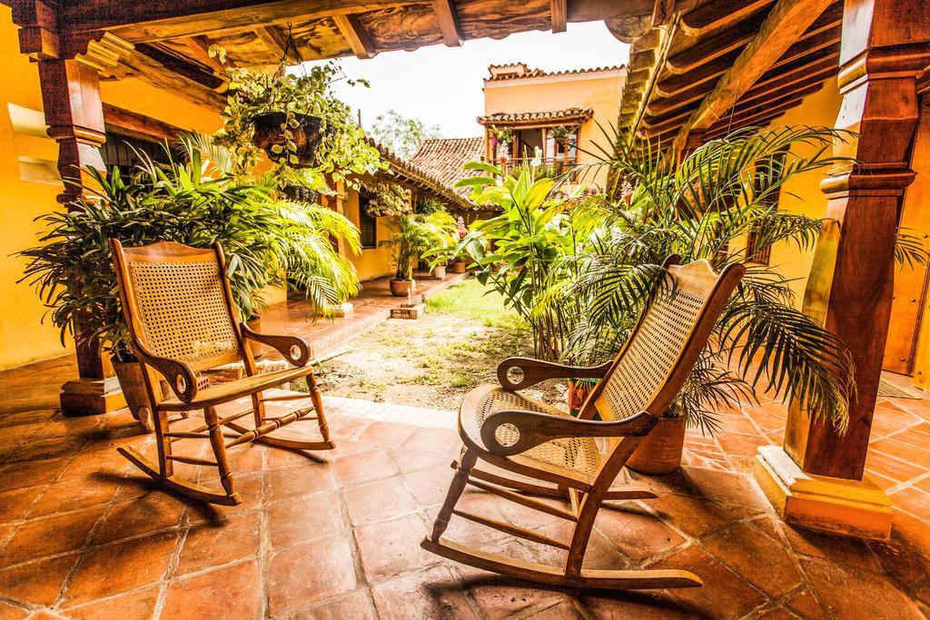 La Casa Amarilla Bed & Breakfast